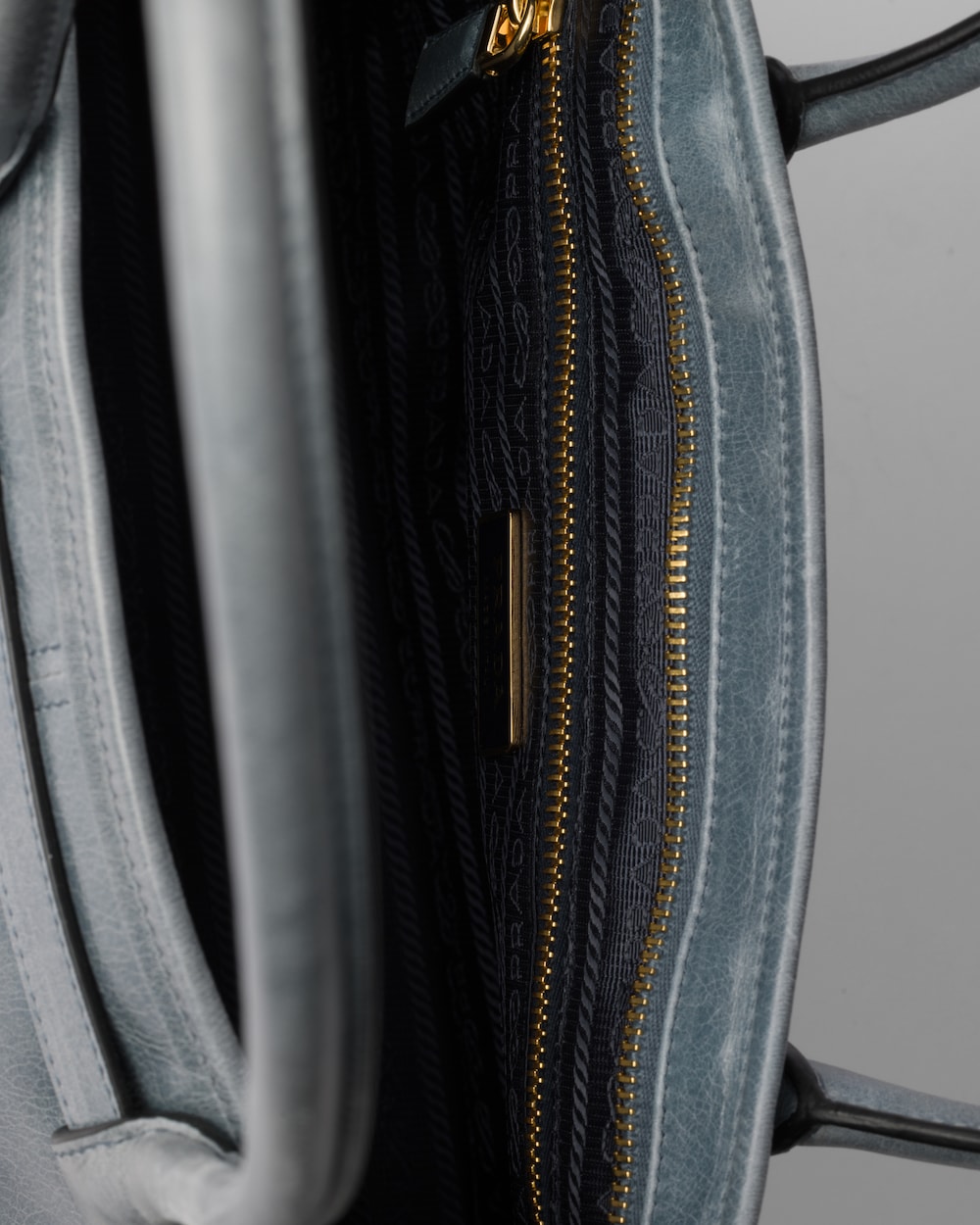 Prada Bonnie Large Leather Handbag - Image 3